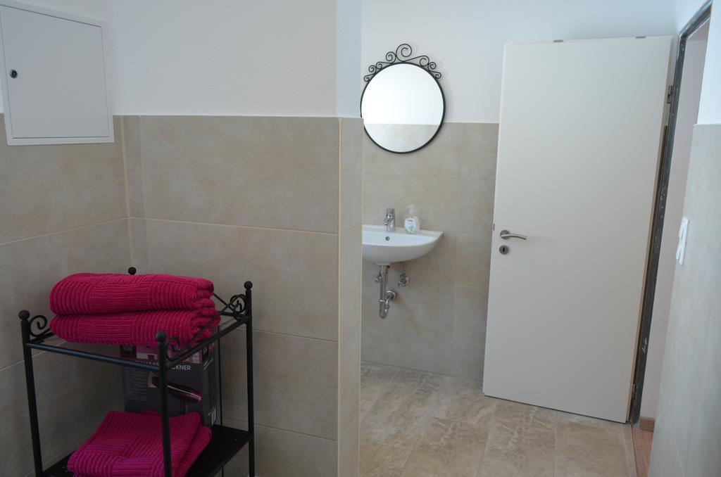 Unterkunft Fuer Arbeiter Und Monteure Gräfrath Extérieur photo